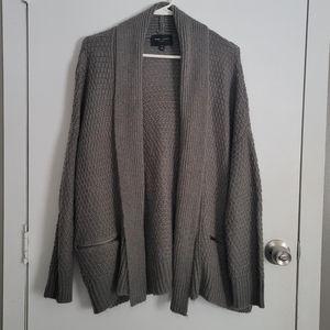 Romeo & Juliet Couture gray cardigan sweater